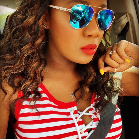 Meet your Posher, Shetona - Picture 1 of 1